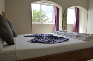 Chambre Standard | Bureau, espace de travail pour ordinateurs portables