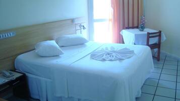 Frigobar, Wi-Fi de cortesia, roupa de cama