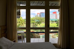 Minibar, wifi gratis, ropa de cama