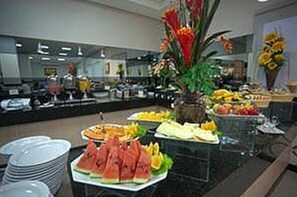 Termasuk sarapan setiap hari 