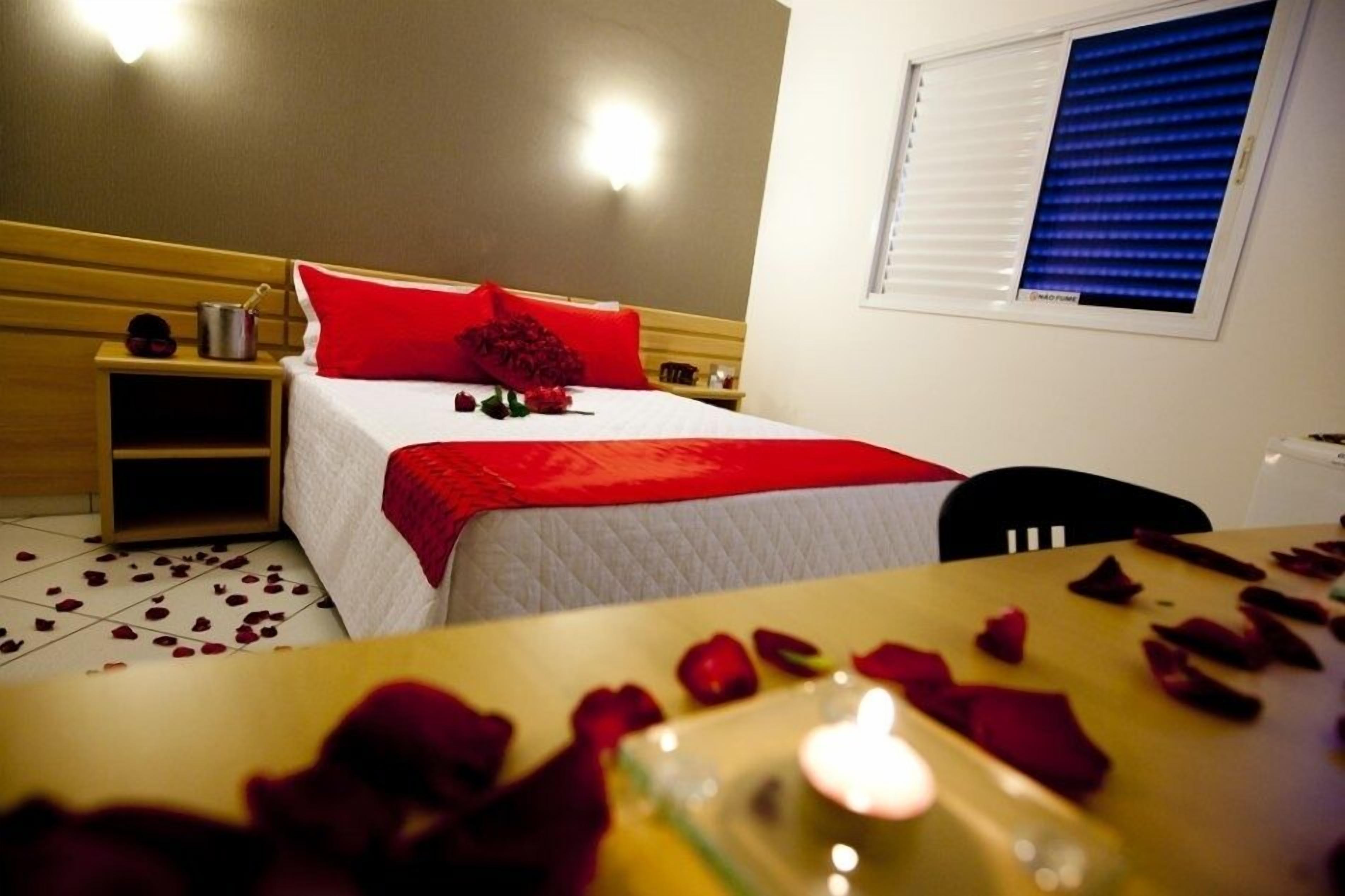 minibar, in-room safe, desk, laptop workspace