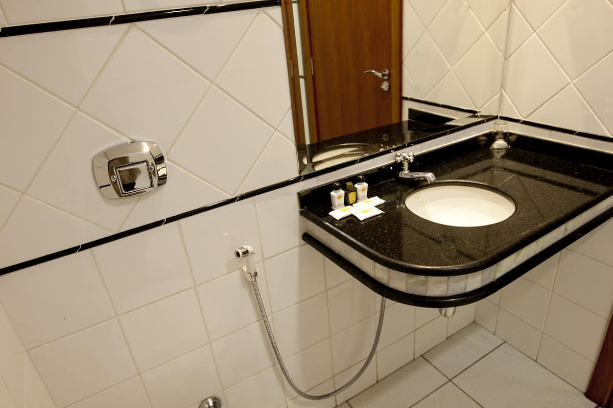 free toiletries, towels, soap, shampoo