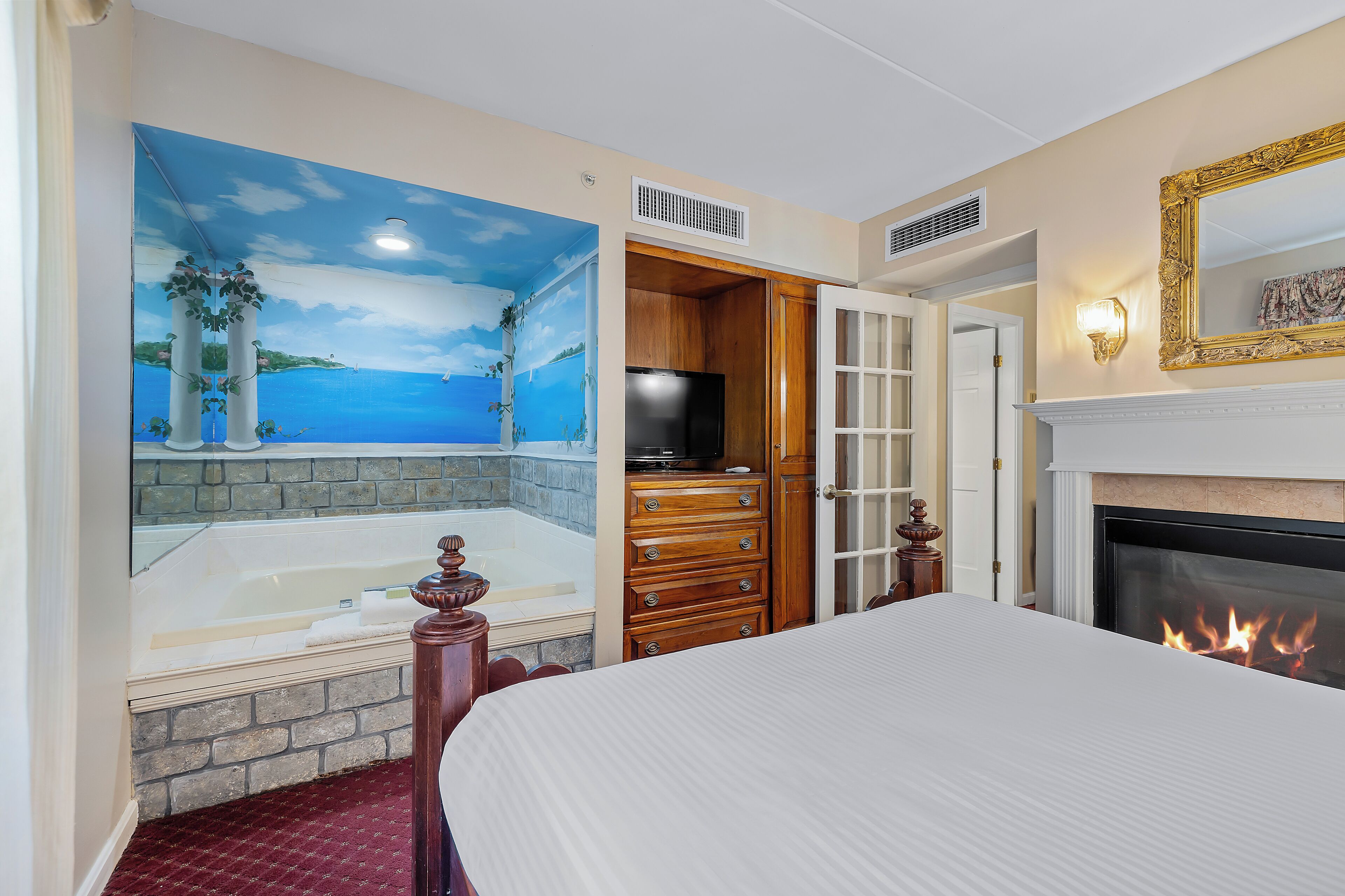 suite | desk, blackout curtains, iron/ironing board, free cots/infant beds