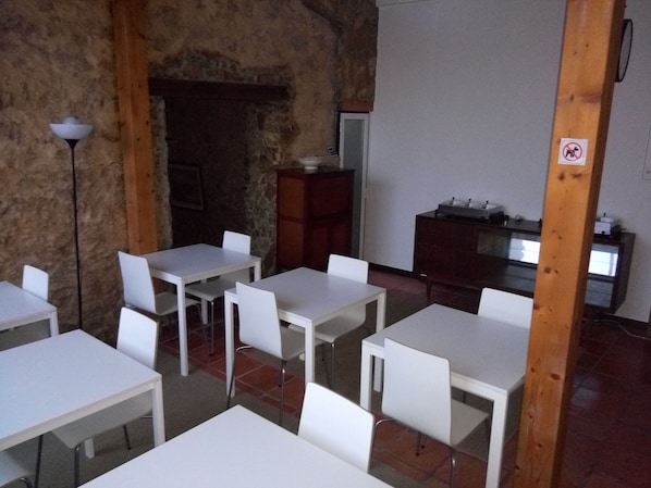 Breakfast area