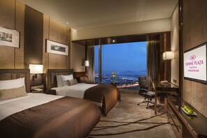 Minibar, in-room safe, desk, iron/ironing board - Crowne Plaza Zhangzhou by IHG (Zhangzhou)
