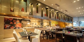2 restaurants, breakfast, lunch, dinner served; Chinese cuisine