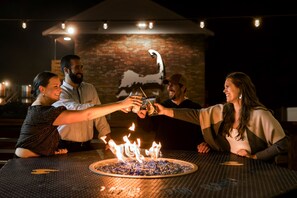 Pool views, serves lunch, dinner, and brunch