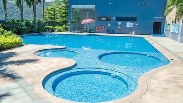 Indoor pool, outdoor pool