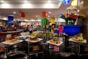 3 restaurants, breakfast served - LEGOLAND Malaysia Resort (Iskandar Puteri)