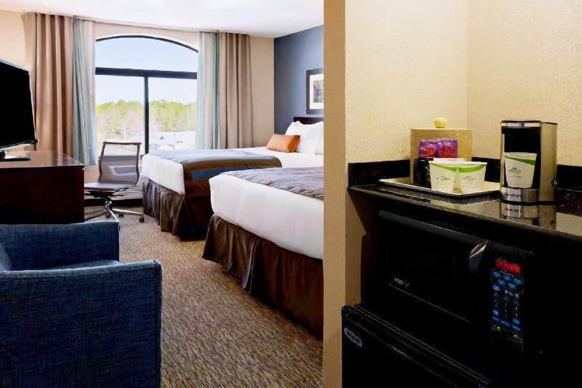 1 bedroom, premium bedding, in-room safe, desk
