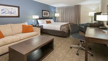 Junior Suite, 1 King Bed with Sofa bed, Non Smoking | 1 bedroom, premium bedding, in-room safe, desk