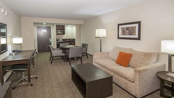 Studio Suite, 1 King Bed, Non Smoking | 1 bedroom, premium bedding, in-room safe, desk