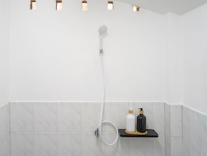 Standard Room (Fan ) | Bathroom