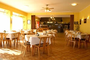 Local cuisine, al fresco dining  - Gejzir (Karlovy Vary)