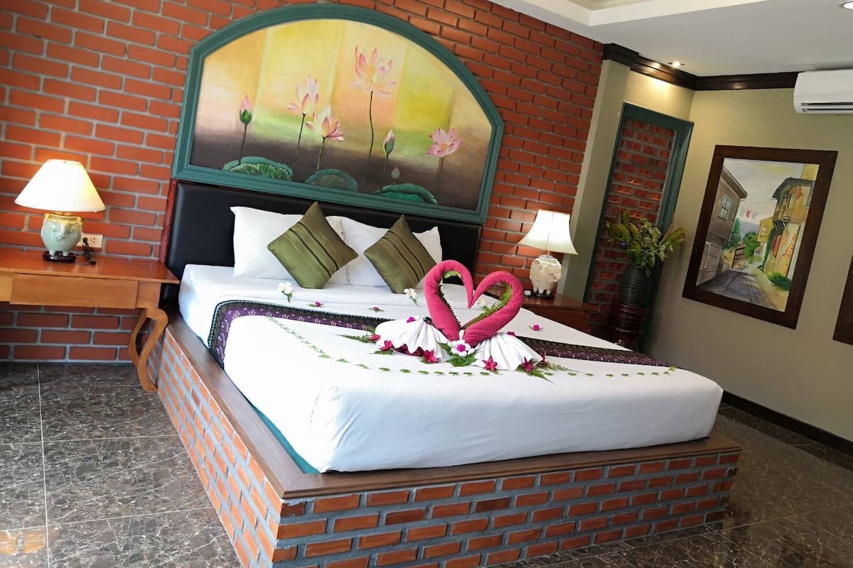 Superior Room, 1 Double Bed | In-room safe, free WiFi