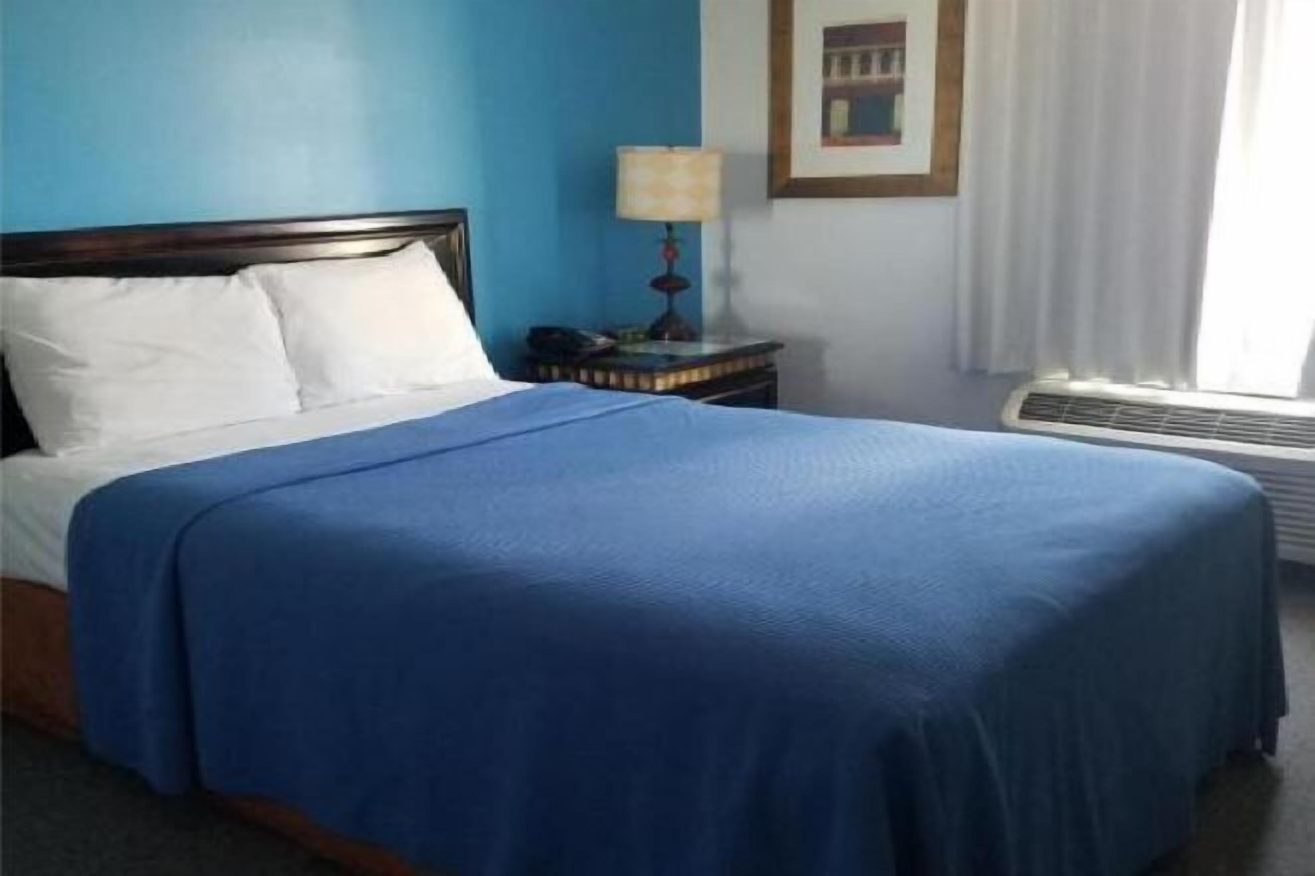 Free WiFi, wheelchair access