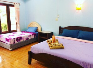 Desk, blackout drapes, free WiFi - Phu Lanta Life (Ko Lanta)