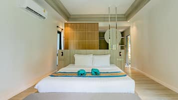 Desk, blackout drapes, free WiFi