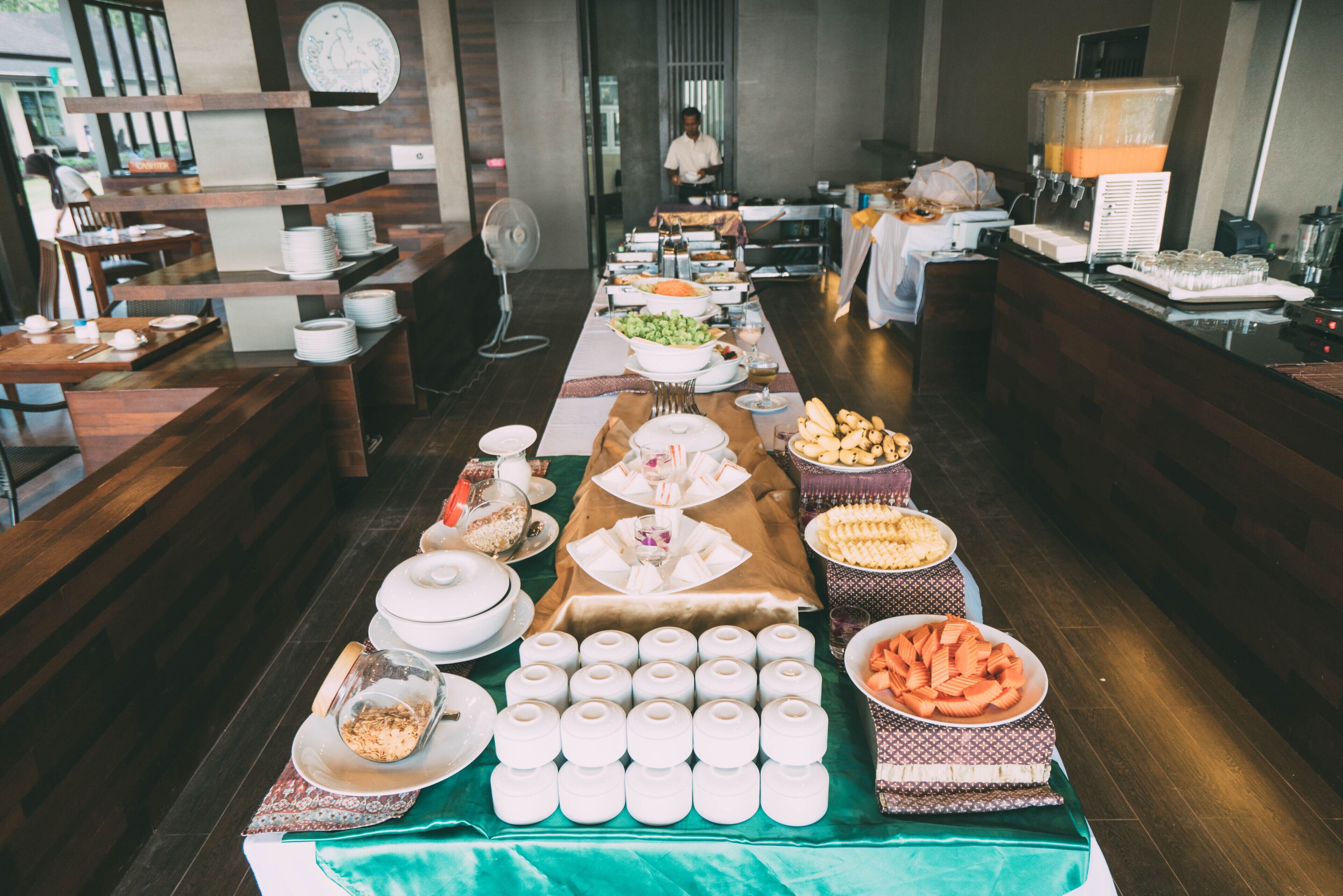 daily cooked-to-order breakfast (thb 379 per person)
