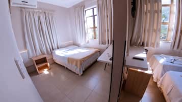 1 habitación, ropa de cama hipoalergénica, minibar y escritorio