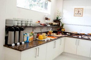 Free daily buffet breakfast - Roari Hotel (Cuiabá)