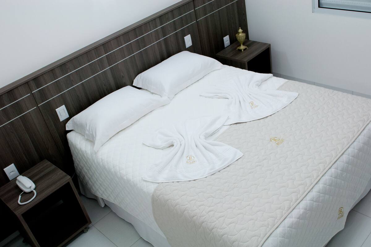 premium bedding, minibar, desk, free wifi