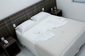 Ropa de cama de alta calidad, minibar, escritorio y wifi gratis 