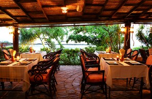 Breakfast, lunch, dinner served; Thai cuisine, ocean views - Krabi Sands Resort (Krabi)