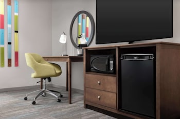 Desk, laptop workspace, blackout drapes, iron/ironing board at Hampton Inn & Suites Orlando-North/Altamonte Springs