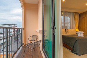 Minibar con snack e bevande gratuite, una cassaforte in camera