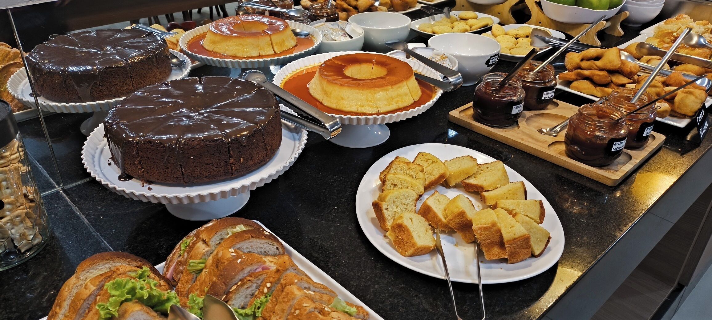 Colazione a buffet inclusa, servita tutte le mattine 
