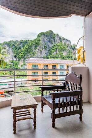 Deluxe Room, Mountain View | Balcony