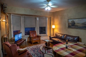 Superior Room, 1 Bedroom | Living room | Flat-screen TV - Arundel Mansion (New Westminster)