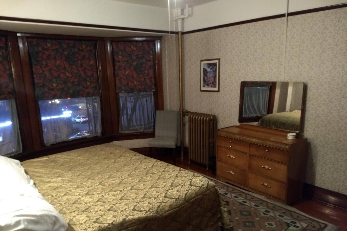 Superior Room, 1 Bedroom | 1 bedroom, premium bedding, desk, iron/ironing board