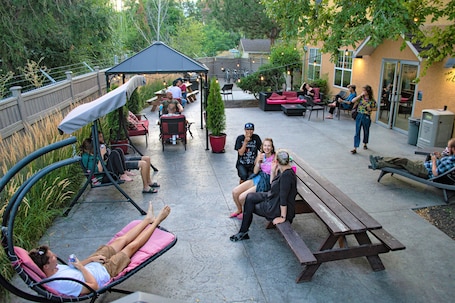 Área de parrillas y picnic