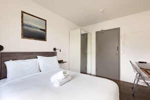 Private Room with Shared Washroom | In-room safe, iron/ironing board, free WiFi, bed sheets