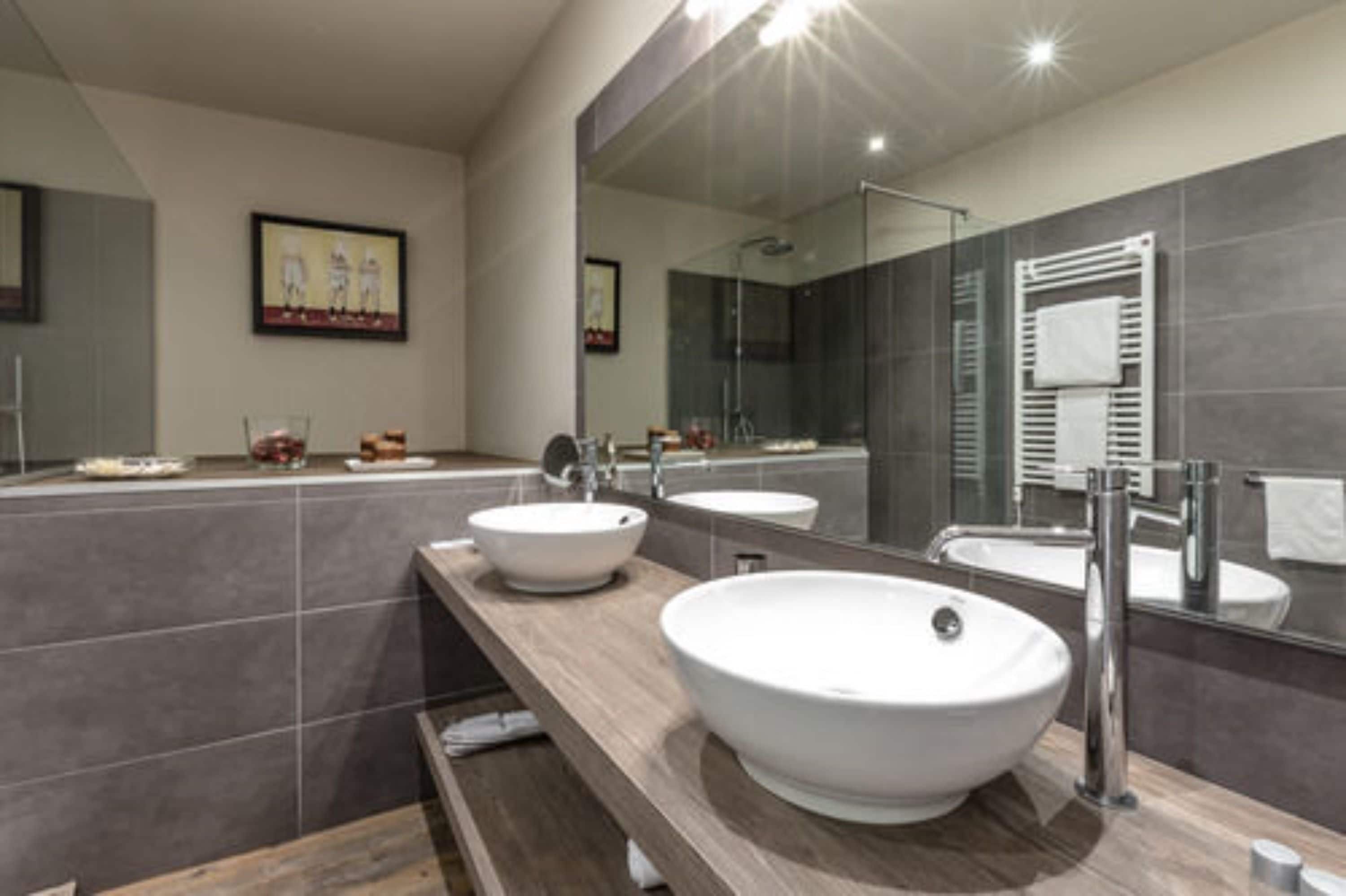 superior studio | bathroom | shower, rainfall showerhead, free toiletries, hair dryer