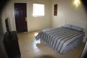 Standard Double Room | Free WiFi - International Casa (Oakland)
