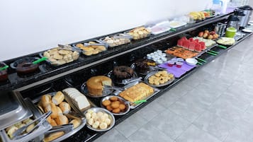 Free daily buffet breakfast