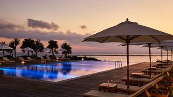 Seasonal outdoor pool, pool umbrellas