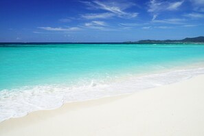 On the beach, white sand, kayaking - Cypress Resort Kumejima (Kumejima)