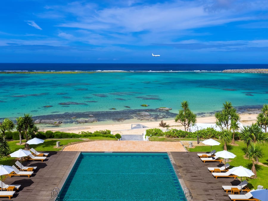 Seasonal outdoor pool, pool umbrellas
