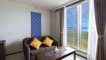 Zimmersafe, Verdunkelungsvorhänge, schallisolierte Zimmer