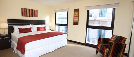 Superior Room, 1 King Bed | Minibar, in-room safe, individually decorated, individually furnished