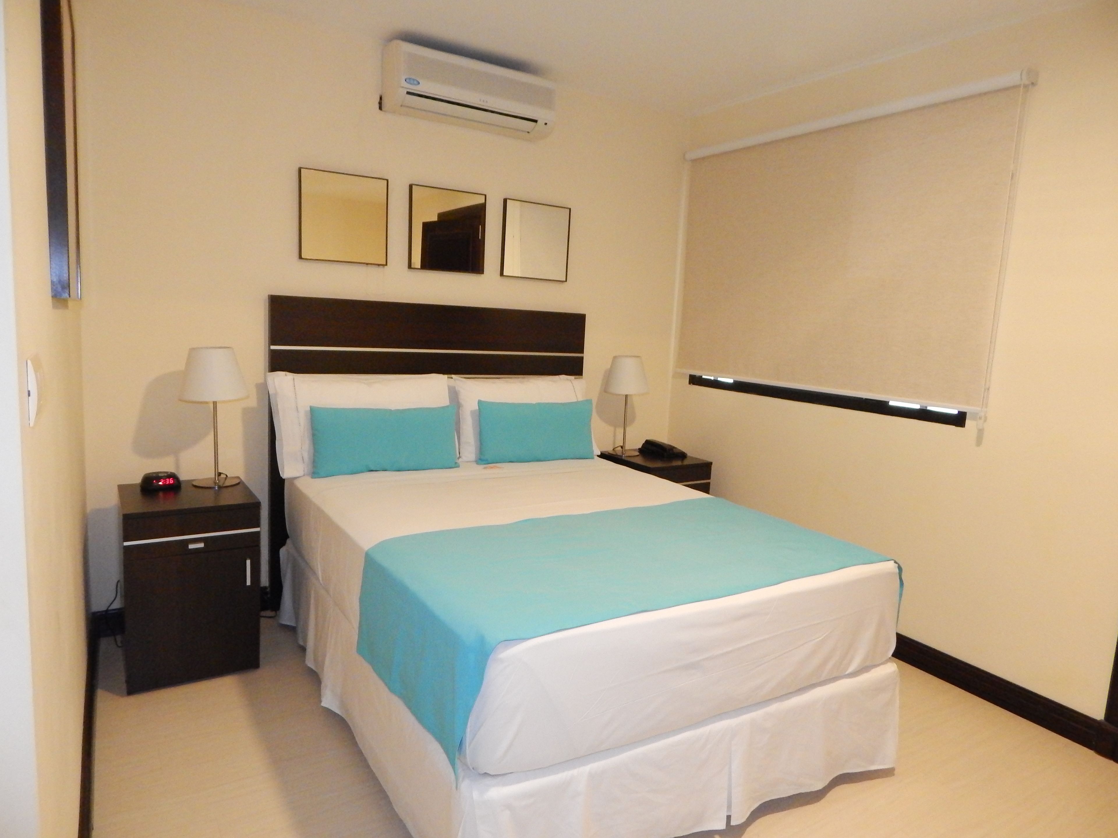 standard room, 1 queen bed | 1 bedroom, minibar, in-room safe, individually decorated