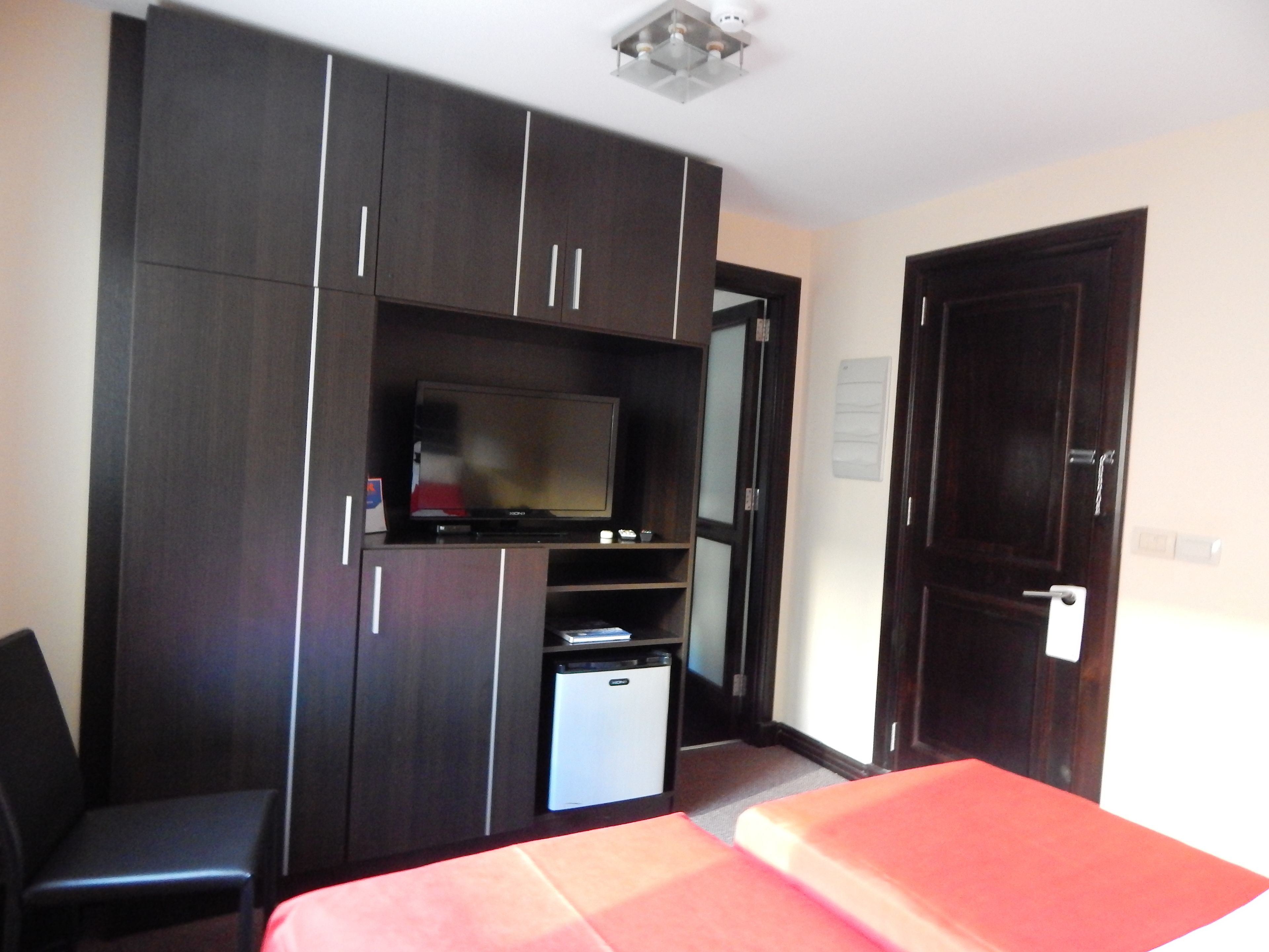 standard room, 2 single beds | 1 bedroom, minibar, in-room safe, individually decorated