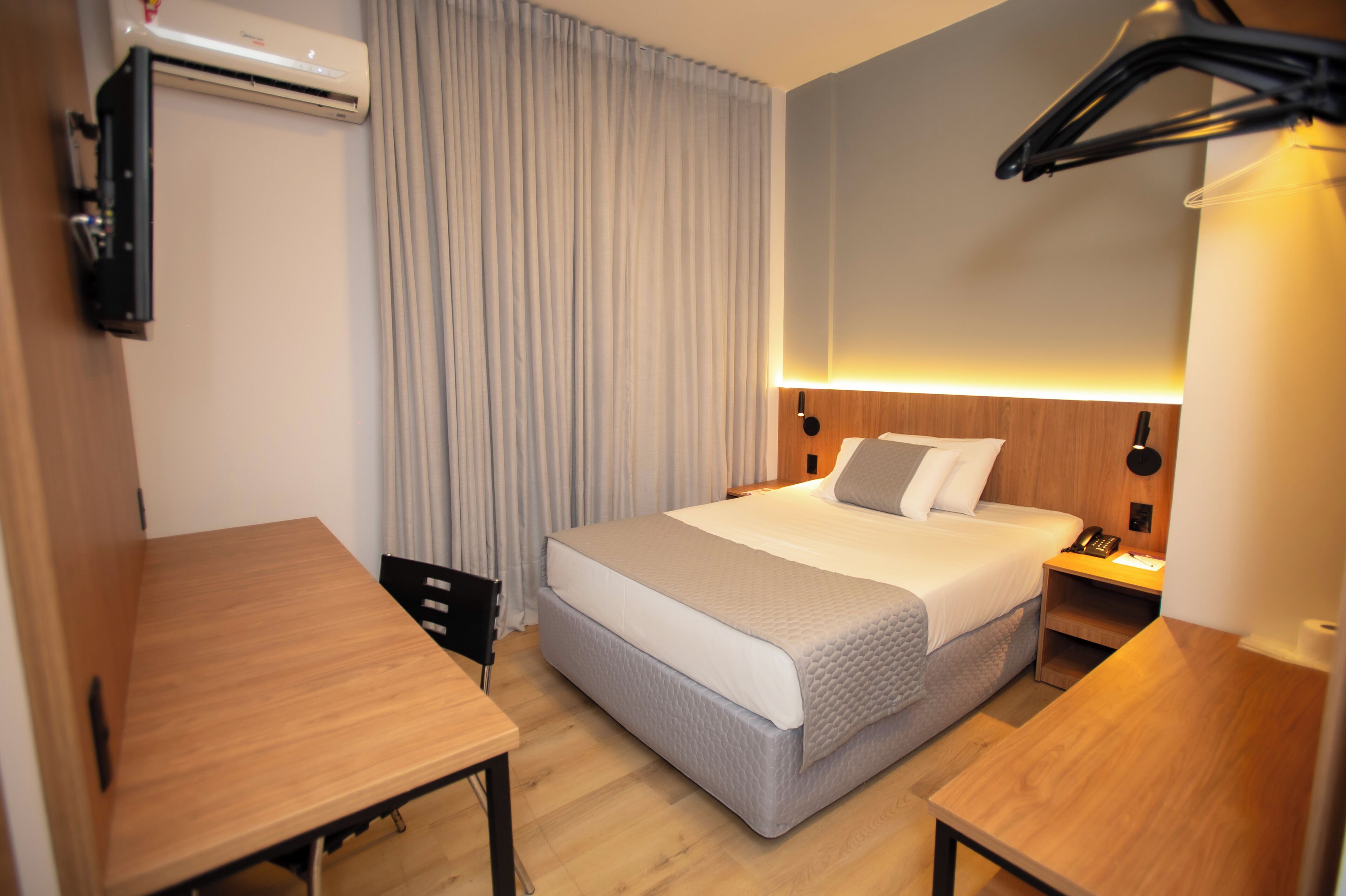 EXECUTIVO SINGLE | Cofres nos quartos, escrivaninha, cortinas blackout, Wi-Fi de cortesia