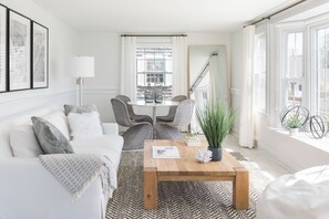 Signature suite | Badkamer | Designer toiletartikelen, een haardroger, badjassen, handdoeken