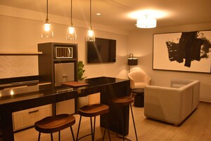 Bungalow, 1 King Bed, Non Smoking | Down comforters, memory foam beds, in-room safe, individually furnished