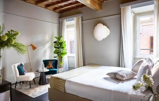 Ropa de cama de alta calidad y minibar 